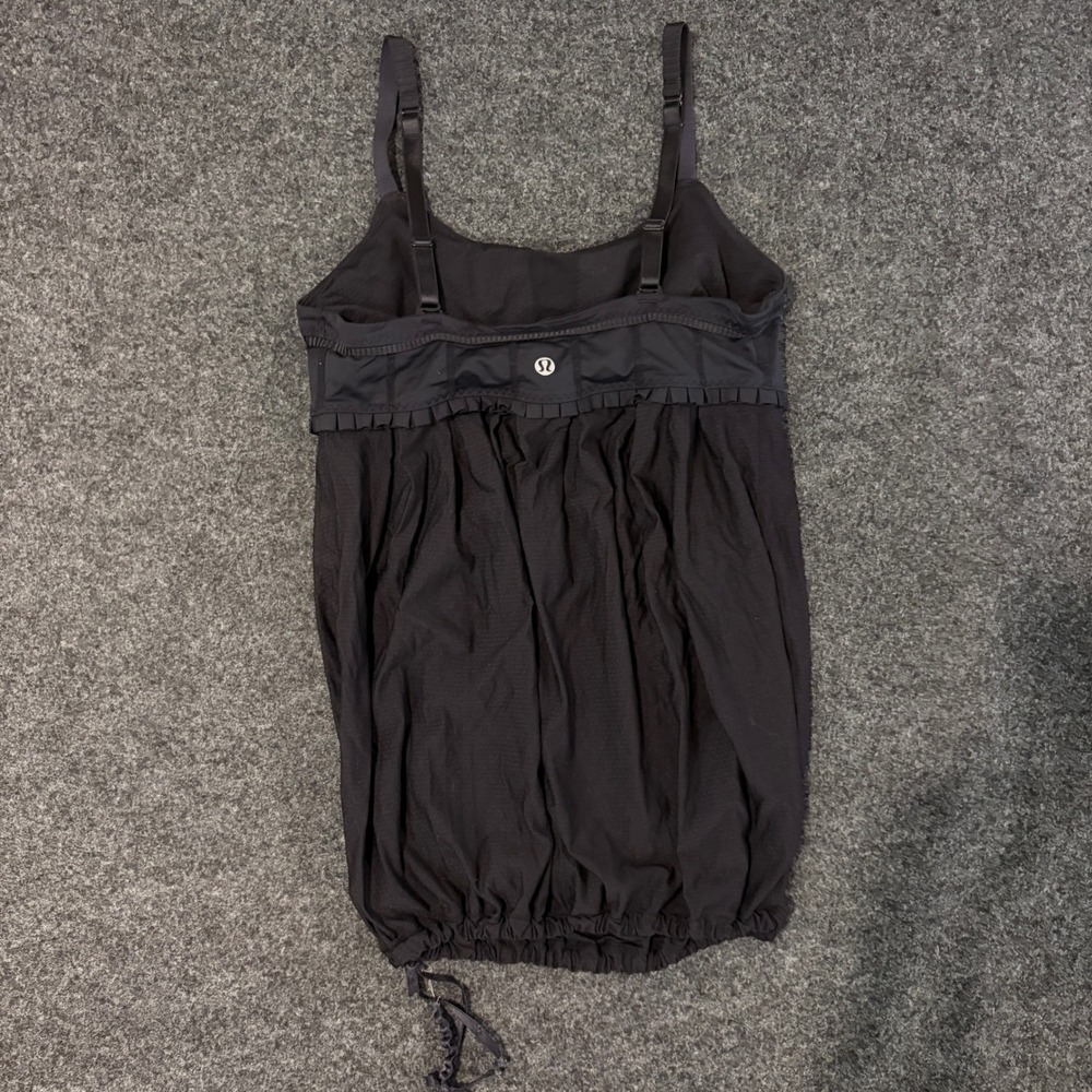 Lululemon Black Ruffle Empire Waist Tank Top Adjustable Straps Size 6